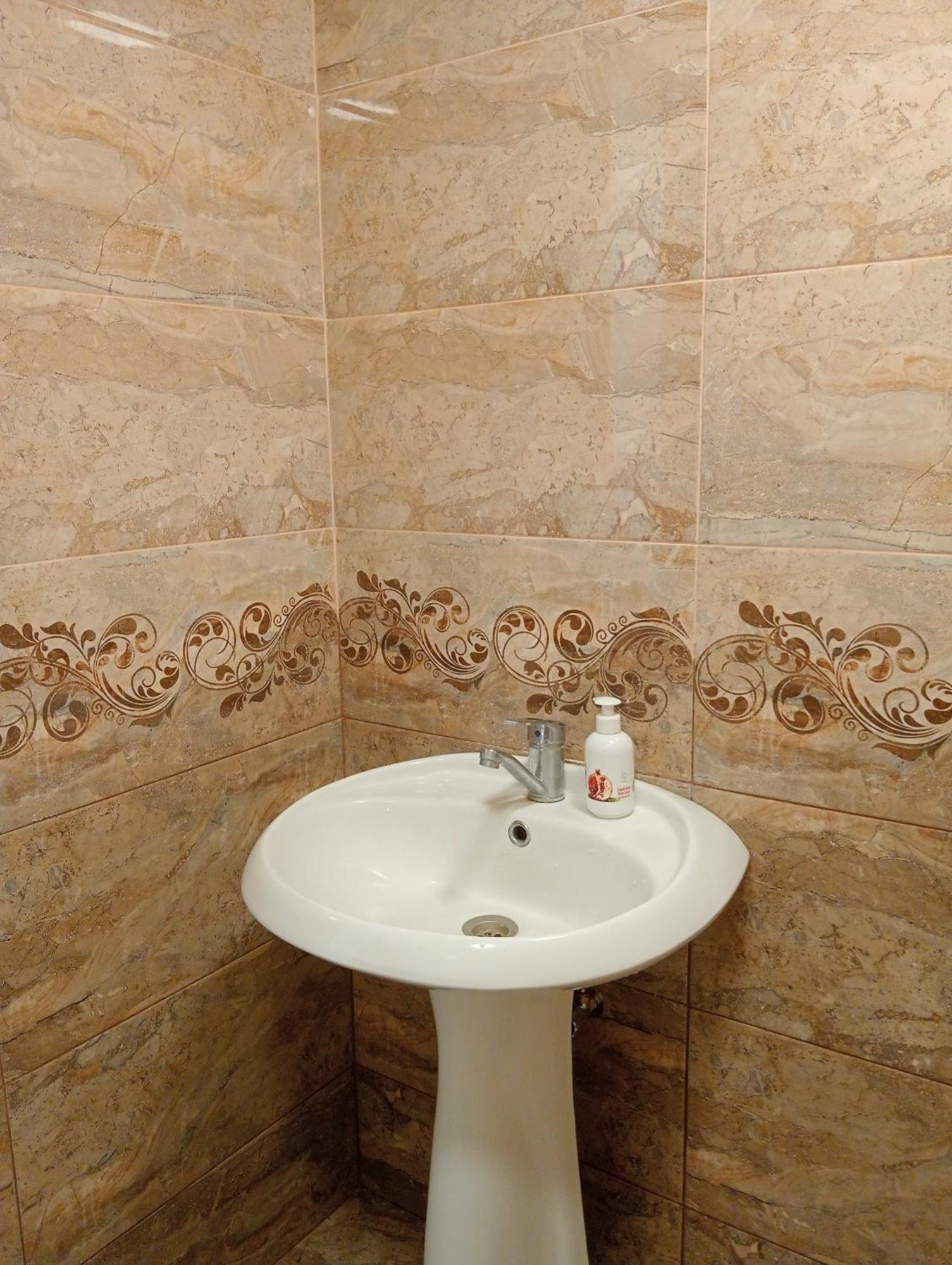 Apartment On The Delara Aliyeva Street Baku Exteriör bild