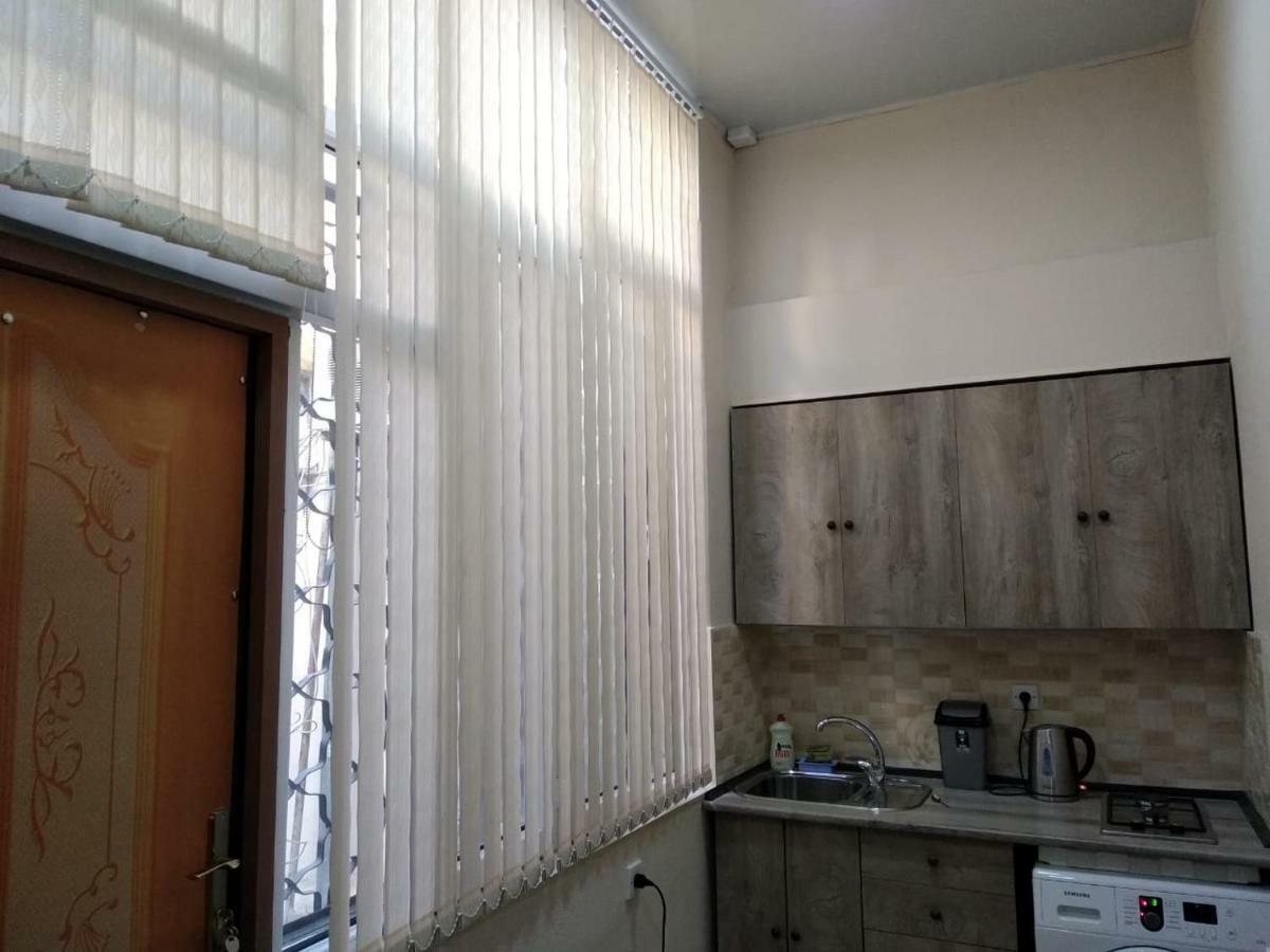 Apartment On The Delara Aliyeva Street Baku Exteriör bild